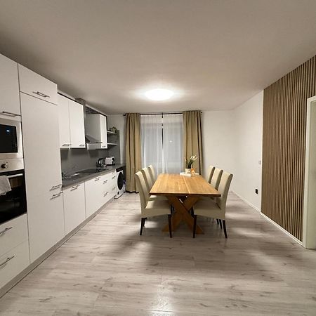 140Qm - 4 Zimmer- Parkplatz - Autobahn - Blauer See - Mallibase Apartments 가르브센 외부 사진