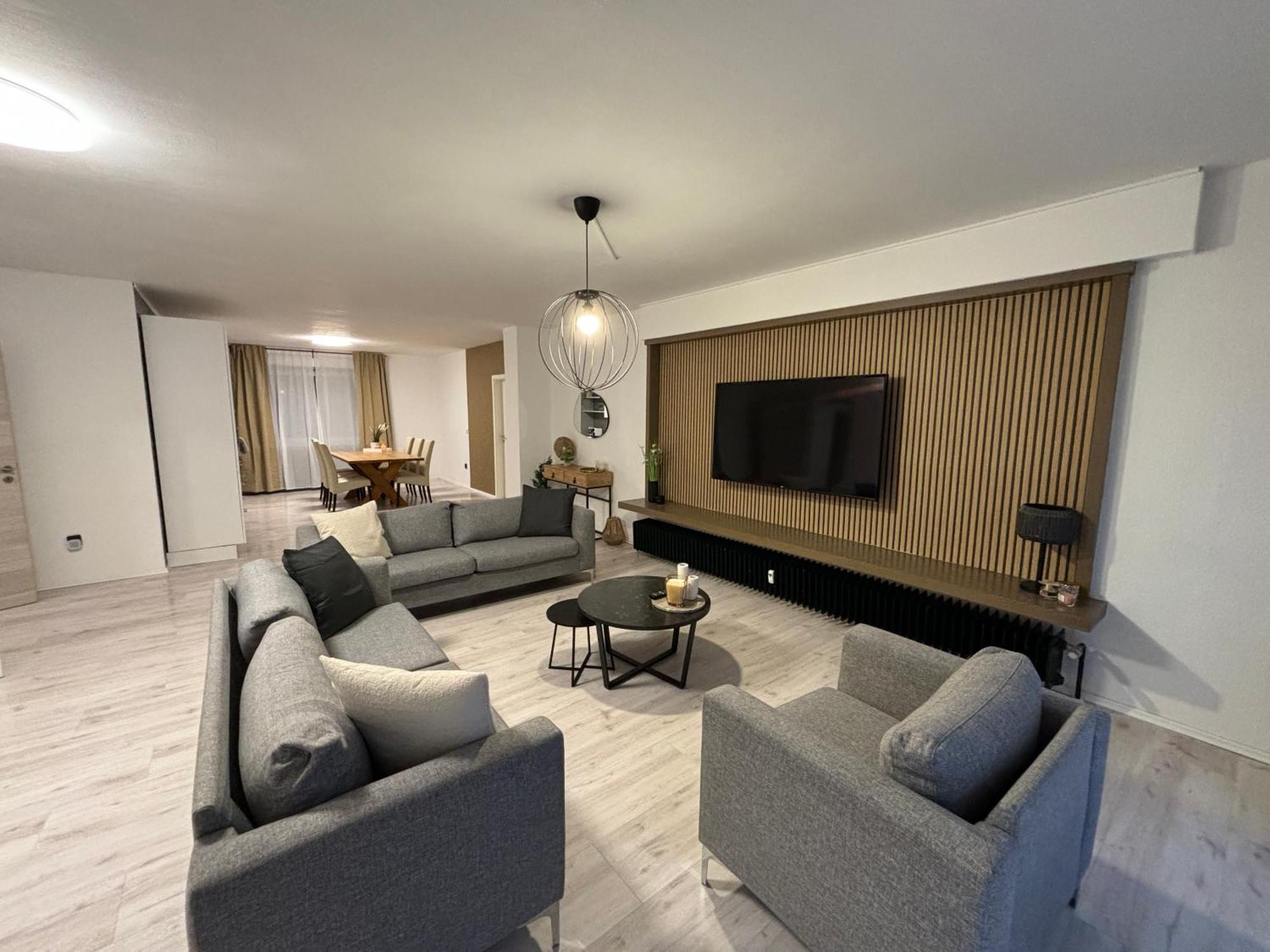 140Qm - 4 Zimmer- Parkplatz - Autobahn - Blauer See - Mallibase Apartments 가르브센 외부 사진