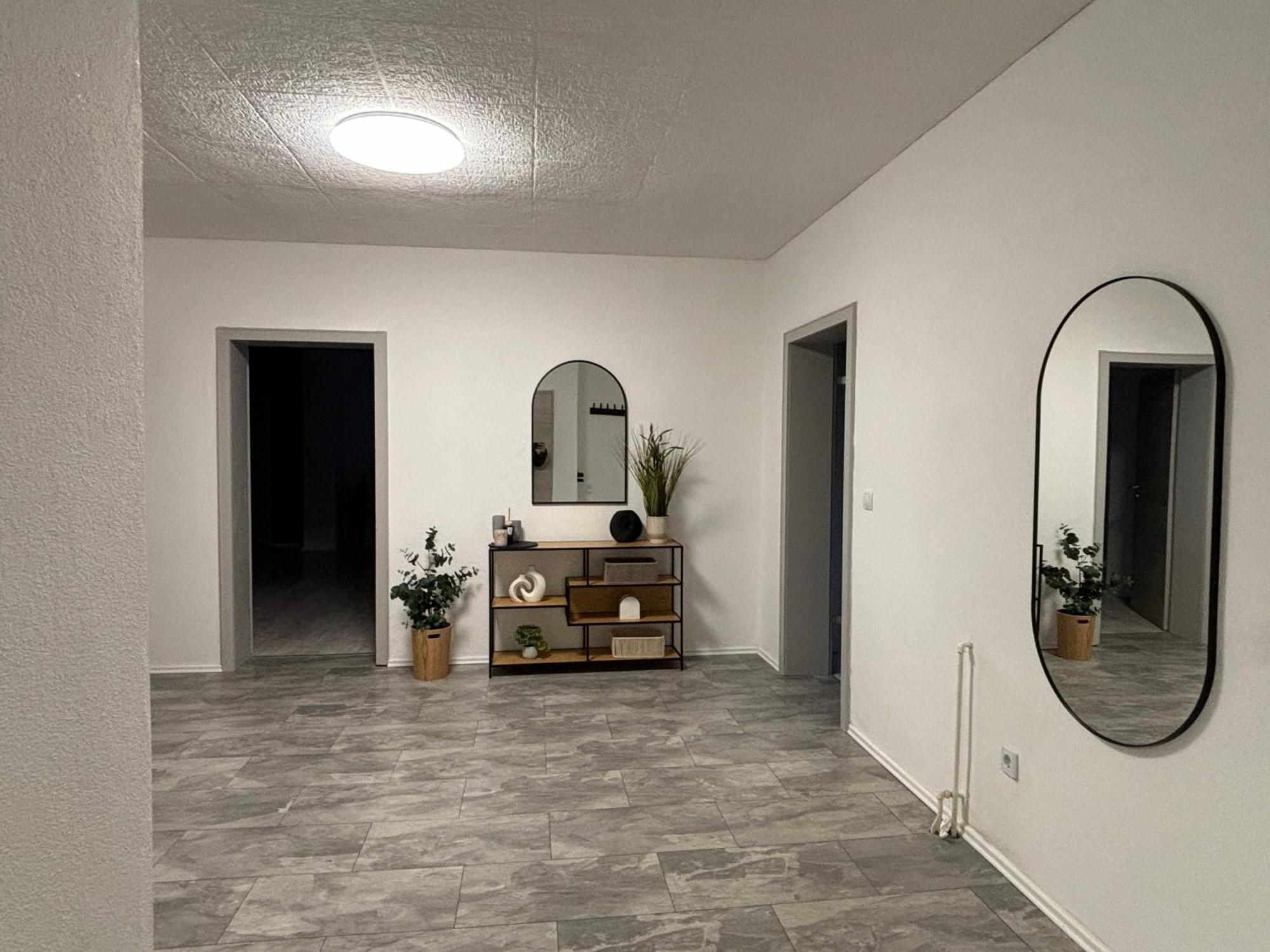 140Qm - 4 Zimmer- Parkplatz - Autobahn - Blauer See - Mallibase Apartments 가르브센 외부 사진