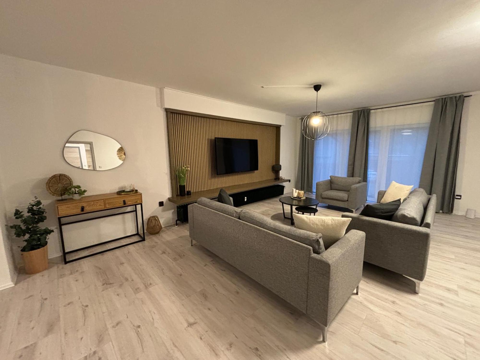 140Qm - 4 Zimmer- Parkplatz - Autobahn - Blauer See - Mallibase Apartments 가르브센 외부 사진